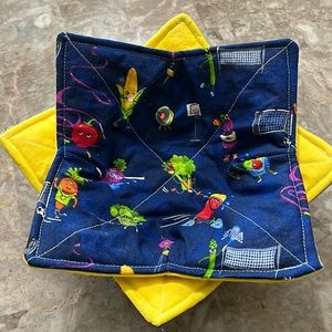 𝅺Handmade reversible 2 pack 100% cotton bowl cozies. Fabric is pre-washed.